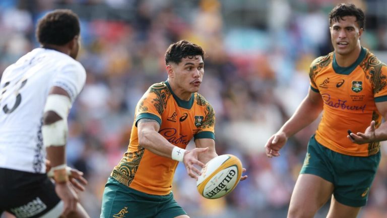 Schmidt’s stubbiness could come back to bite the Wallabies, midfield selection makes mockery of RA alignment