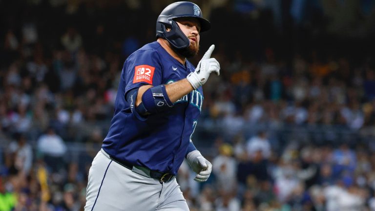 Rangers add veteran 1B Rowdy Tellez to roster after All-Star break