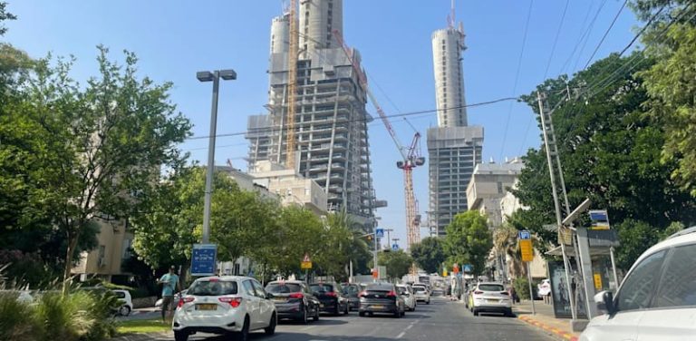 Construction costs in Tel Aviv double those in periphery