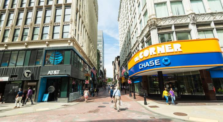In the age of apps and online banking, banks are opening dozens of new branches in Massachusetts — here’s why
