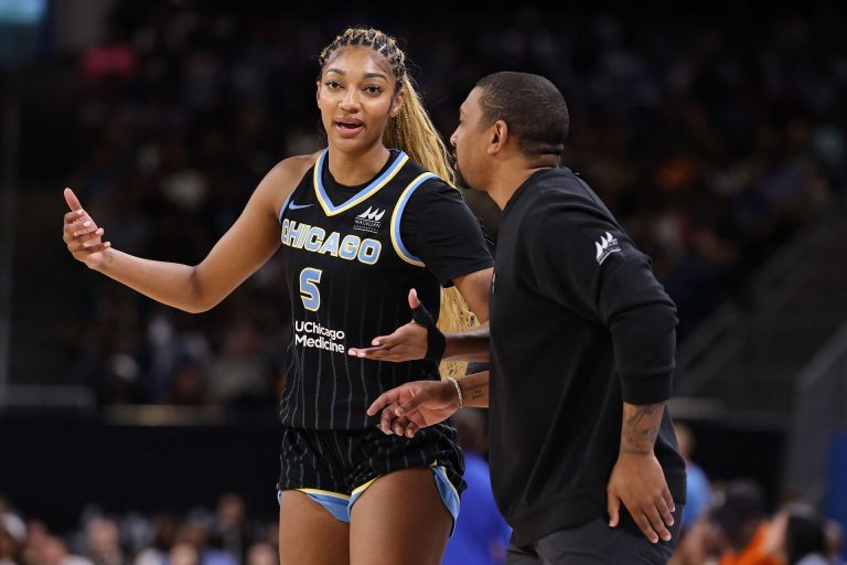 Ex-Chicago player puts RG3 on blast over Angel Reese ‘hates’ Caitin Clark comment