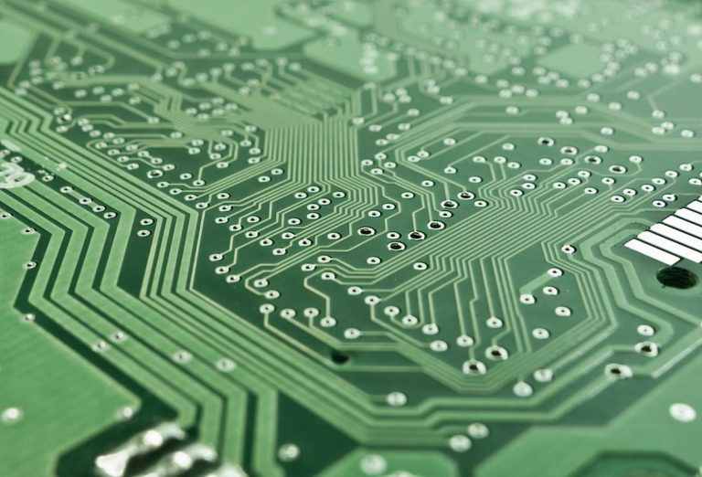 How Should You Play CDNS Stock as US Lifts Export Restrictions on Cadence Design Systems?