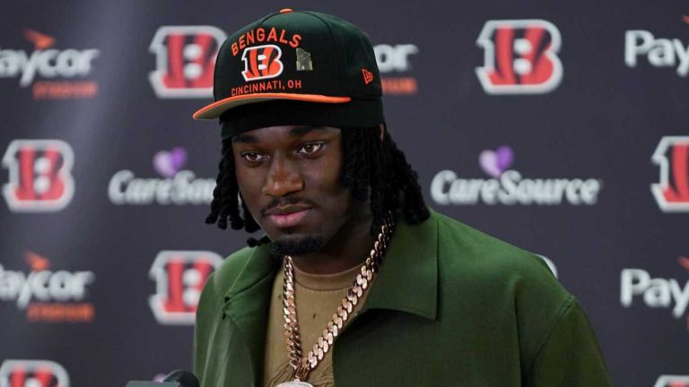 Bengals refusing to change language in contract talks with rookie