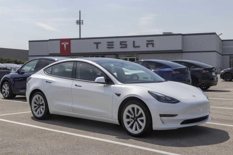 Tesla Just Signed a Chip Supply Deal with Samsung. What Does That Mean for TSLA Stock?