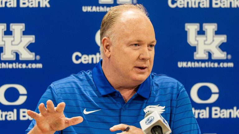 Mark Stoops tips hand as to who will be Kentucky’s starting QB