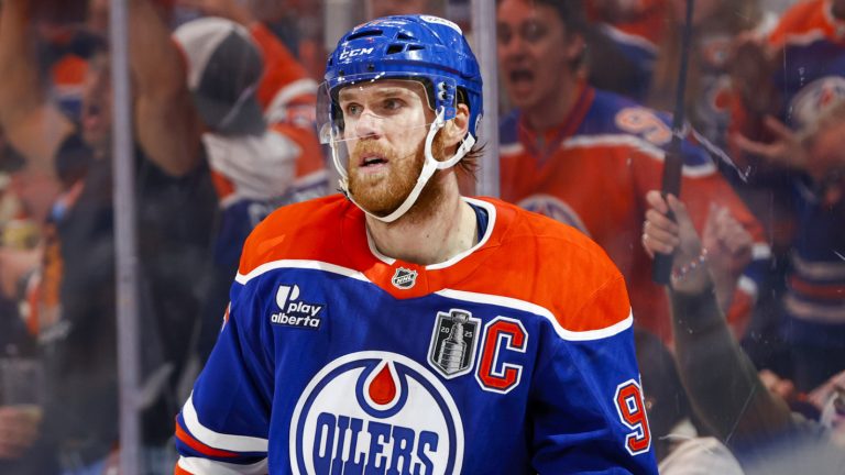 Oilers GM Stan Bowman offers massive Connor McDavid update