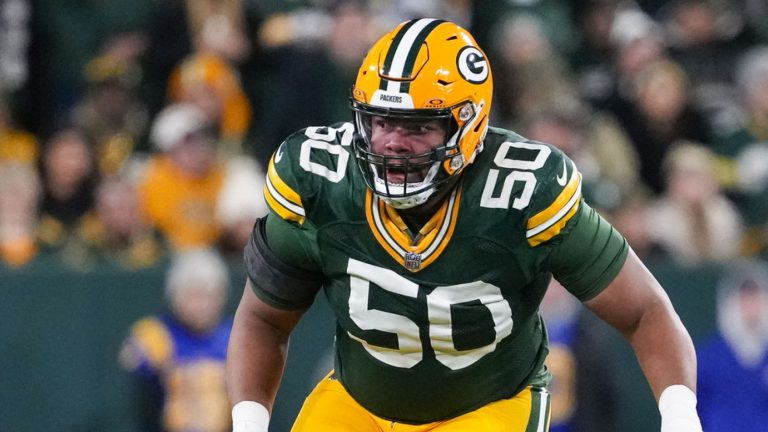 Packers sign key offensive lineman to a four-year extension