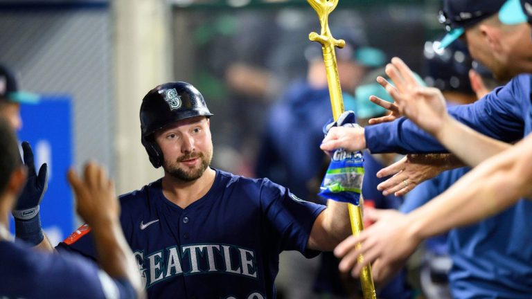 Cal Raleigh hits 40th homer of sesason, Mariners beat Angels