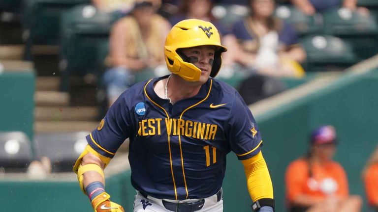 Blue Jays agree to deal with Canadian utility player Sam White