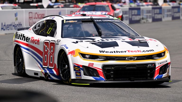 Shane van Gisbergen wins pole for NASCAR Cup Series race in Chicago