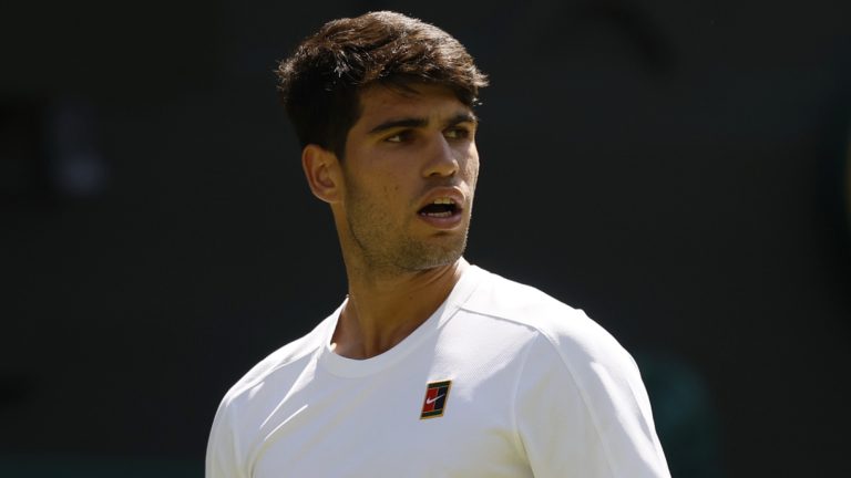 Should Alcaraz’s first-round scare at Wimbledon raise concerns?