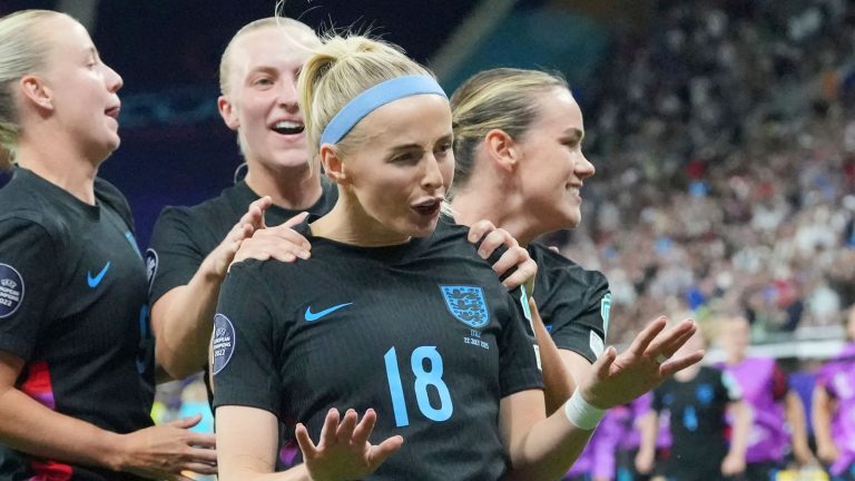 England’s Chloe Kelly ‘thrives on’ producing the big moments after last-gasp heroics send Lionesses into Euro 2025 final, says Sarina Wiegman | Football News