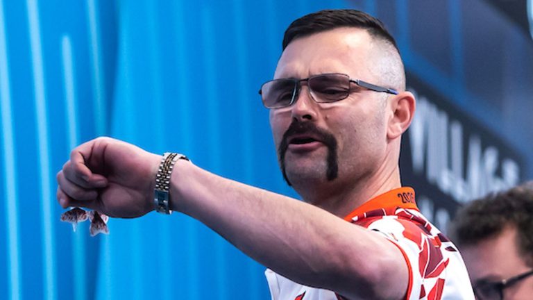 Players Championship Darts: Damon Heta beats Stephen Bunting in thriller, Michael Smith’s World Matchplay hopes at risk | Darts News