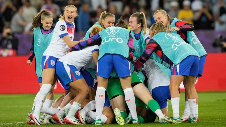Sweden Women 2 – 2 England Women