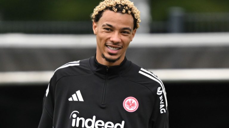 Hugo Ekitike transfer news: Liverpool submit £69m plus add-ons offer for Eintracht Frankfurt forward | Football News