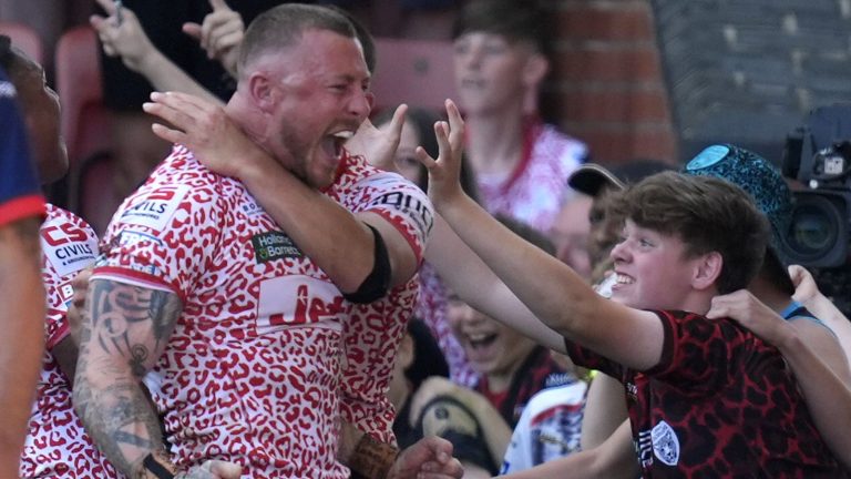 Super League: Leaders Hull KR beaten 28-10 at Leigh as Josh Charnley steals show | Rugby Union News