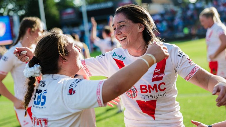 Women’s Super League: St Helens in stunning last-kick win over Leeds Rhinos to go top of table in 22-20 victory | Rugby League News