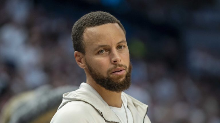 Curry gets brutally honest about Warriors’ quiet offseason