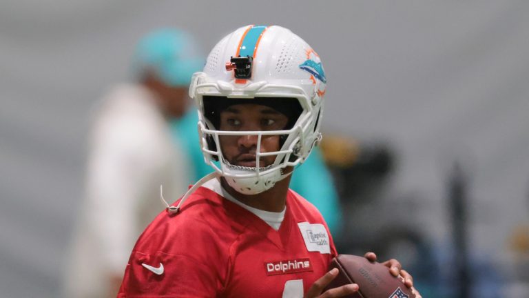 Tua Tagovailoa addresses relationship with Tyreek Hill
