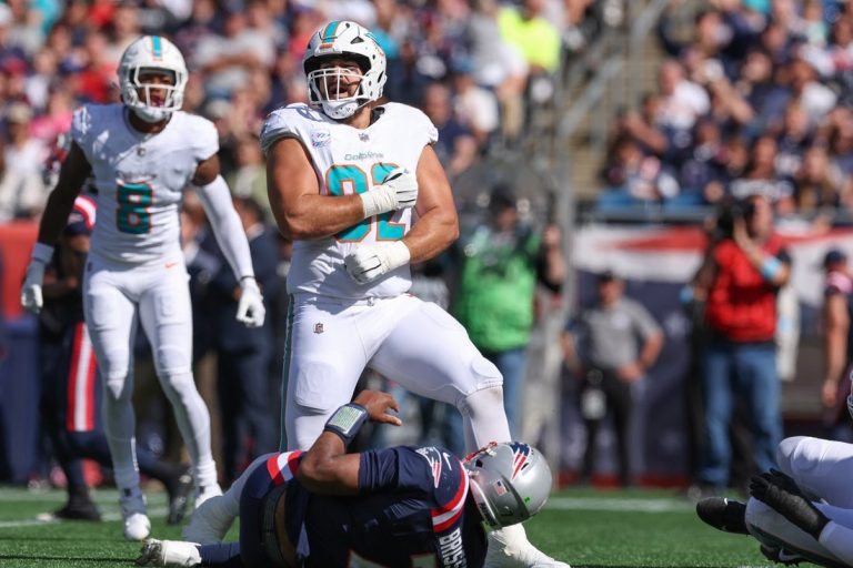 Reports: Dolphins sign DT Zach Sieler to 3-year extension