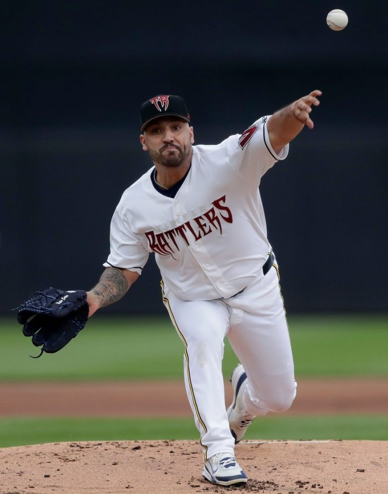 Reports: Padres obtain LHP Nestor Cortes from Brewers