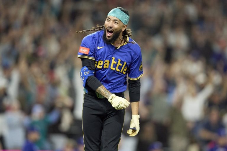J.P. Crawford walk-off homer lifts Mariners past Rangers