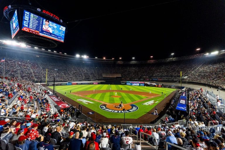 Braves, Reds suspended until Sunday in MLB Speedway Classic
