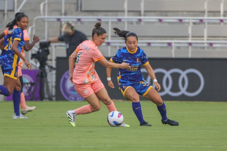Pride score late, earn draw with struggling Royals