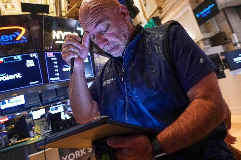 A rally for Apple leads Wall Street higher