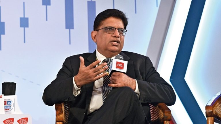 DIPAM undertakes weekly capital review of PSUs to safeguard growth amid global uncertainty