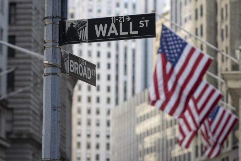 Stocks Settle Lower as US Service Sector Activity Weakens