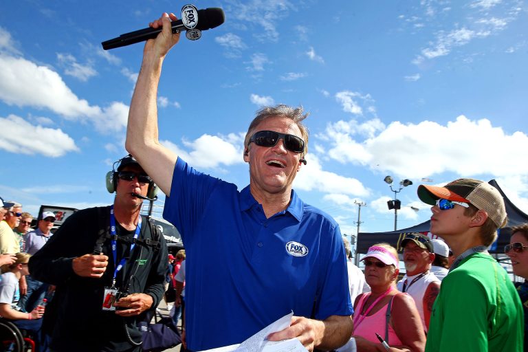Kenny Wallace reflects on tough call to leave NASCAR on retirement anniversary