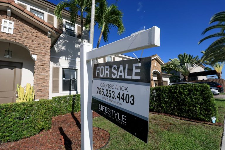 Mortgage rates dip near 2025 lows after weak jobs data
