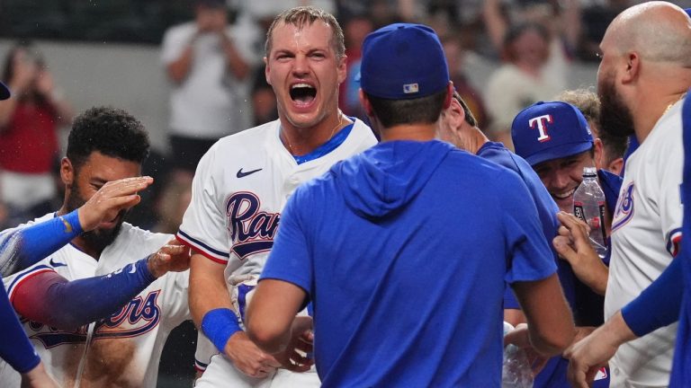 Jung hits game-ending home run in extras as Rangers beat Yankees