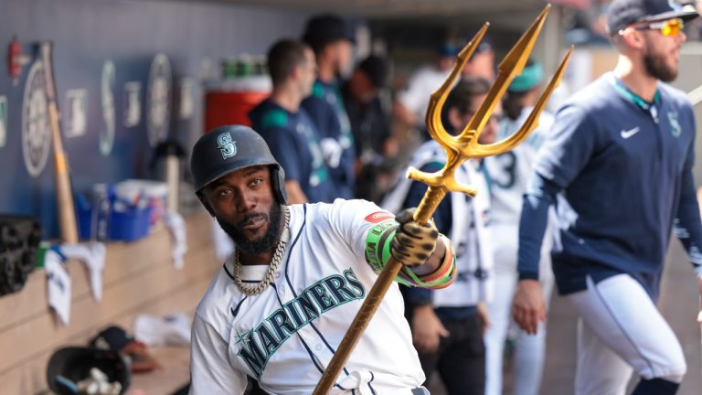 Mariners’ Canzone hits walk-off single to finish three-game sweep of White Sox