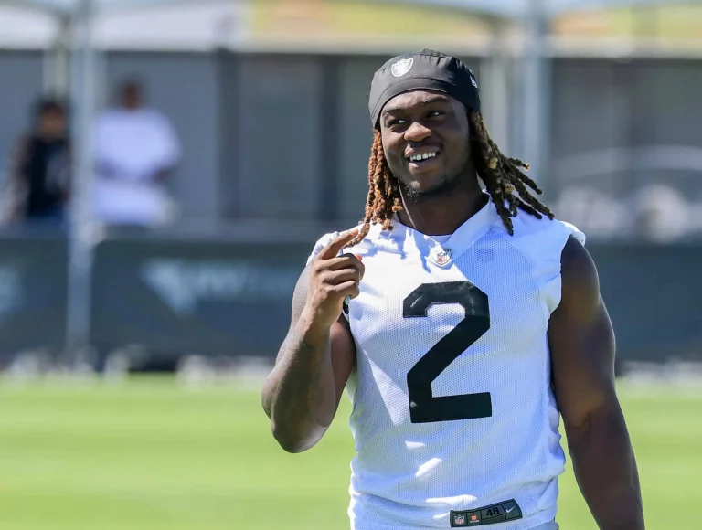 Former NFL RB Reveals ‘Realistic Expectation’ For Ashton Jeanty