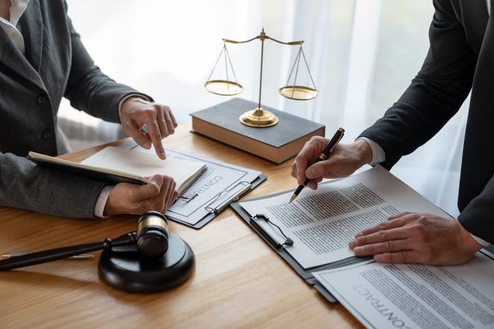 Why Human Financial Advisors Still Matter in 2025
