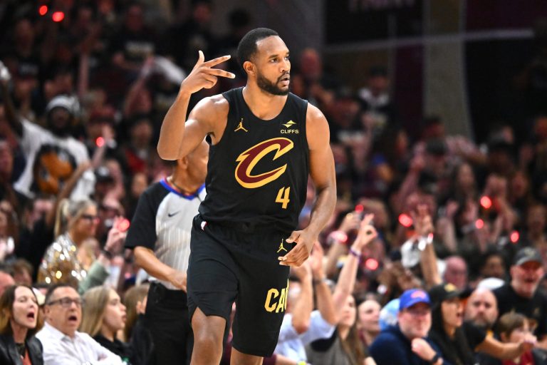 Evan Mobley Believes He Can Win Major NBA Award