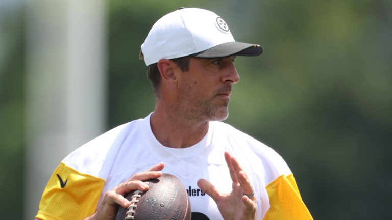 Aaron Rodgers tries to silence concerning report from training camp