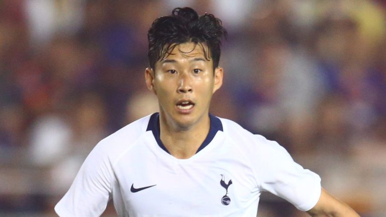 Tottenham Hotspur star announces unexpected departure